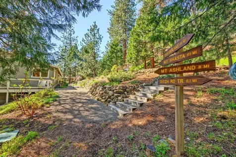 225 Nutley Street Ashland OR 97520