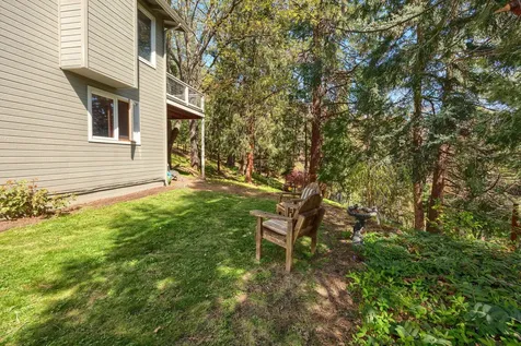 225 Nutley Street Ashland OR 97520