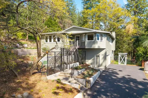 225 Nutley Street Ashland OR 97520