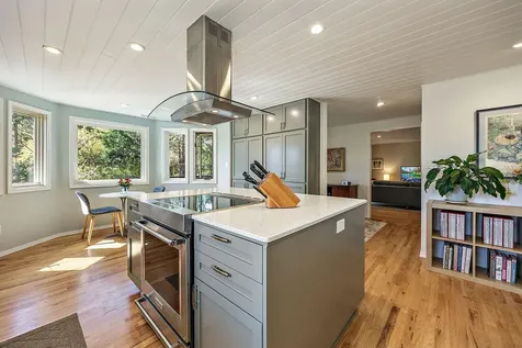 225 Nutley Street Ashland OR 97520