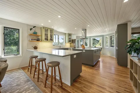 225 Nutley Street Ashland OR 97520