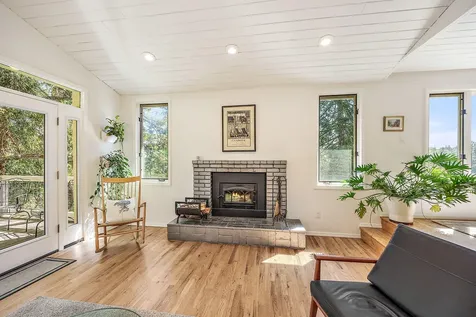 225 Nutley Street Ashland OR 97520