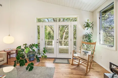 225 Nutley Street Ashland OR 97520