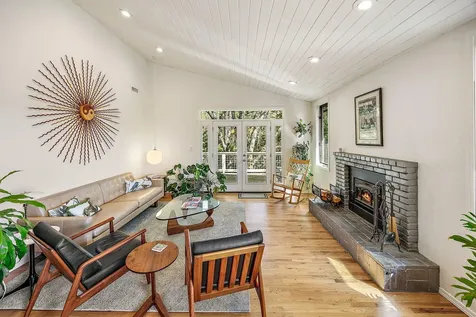 225 Nutley Street Ashland OR 97520