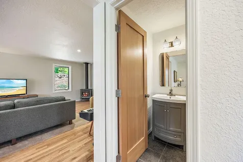 225 Nutley Street Ashland OR 97520