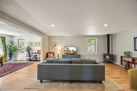 225 Nutley Street Ashland OR 97520