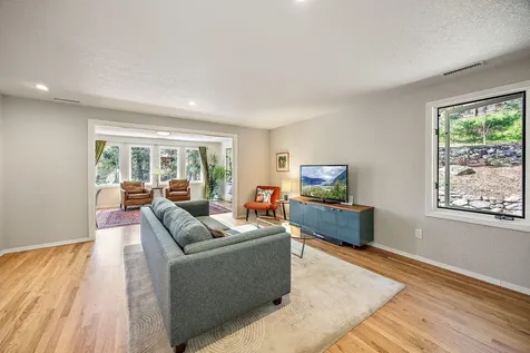 225 Nutley Street Ashland OR 97520