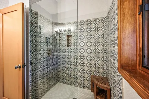 225 Nutley Street Ashland OR 97520