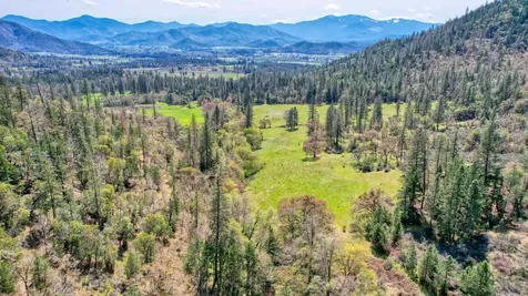 858 Missouri Flat Road Grants Pass OR 97527
