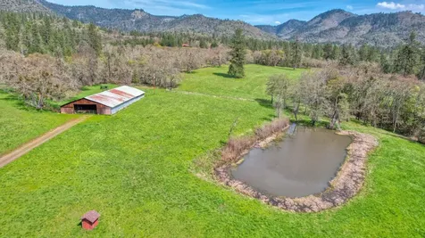 858 Missouri Flat Road Grants Pass OR 97527