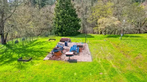 858 Missouri Flat Road Grants Pass OR 97527