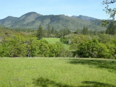 858 Missouri Flat Road Grants Pass OR 97527