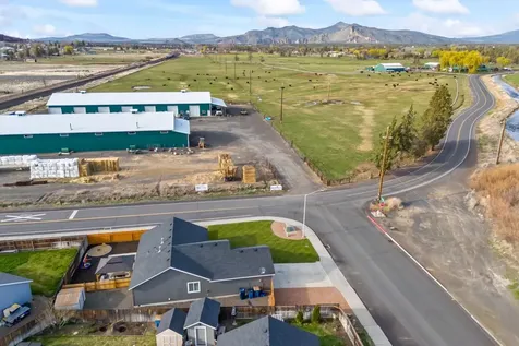 2701 NE 5th Street Redmond OR 97756