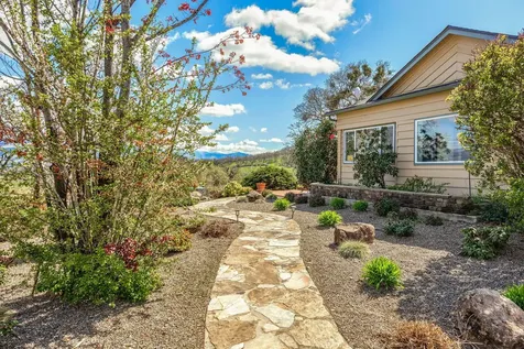 4336 Independence School Road Medford OR 97501