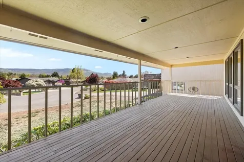 53 S Foothill Road Medford OR 97504