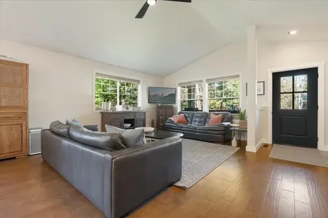 2727 NW Rainbow Court Bend OR 97703