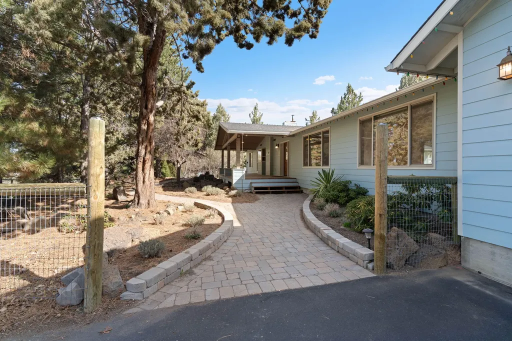61866 Dobbin Road Bend OR 97702