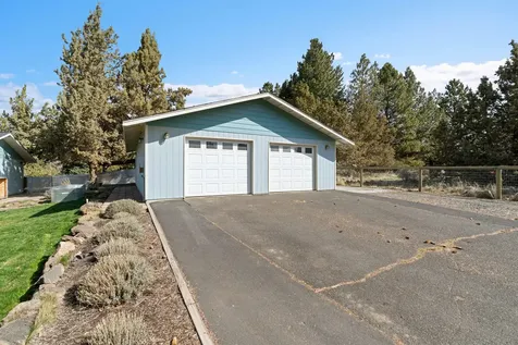61866 Dobbin Road Bend OR 97702