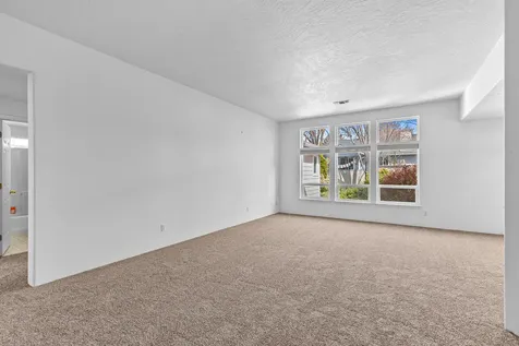 93 Freshwater Drive Phoenix OR 97535