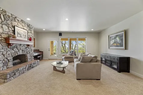 4137 Dry Creek Road Medford OR 97504