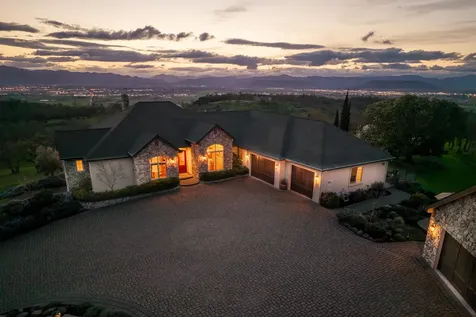 4137 Dry Creek Road Medford OR 97504
