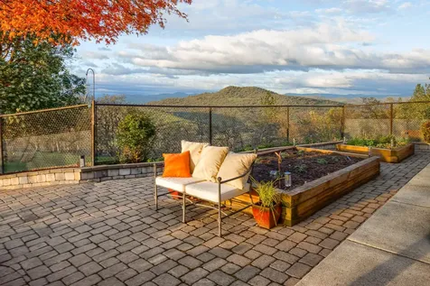 4137 Dry Creek Road Medford OR 97504