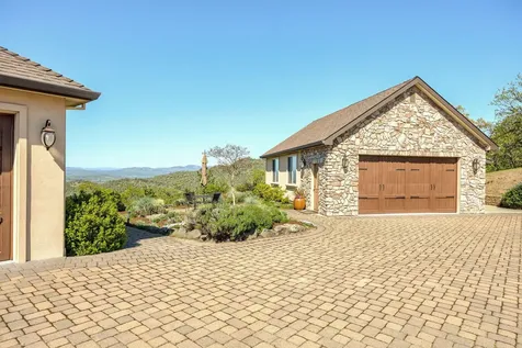 4137 Dry Creek Road Medford OR 97504