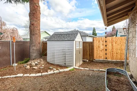 1555 S Columbus Avenue Medford OR 97501