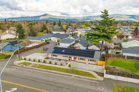 1555 S Columbus Avenue Medford OR 97501