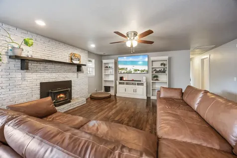 1555 S Columbus Avenue Medford OR 97501