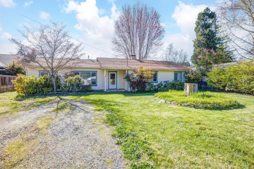 1128 SE Rogue Drive Grants Pass OR 97526