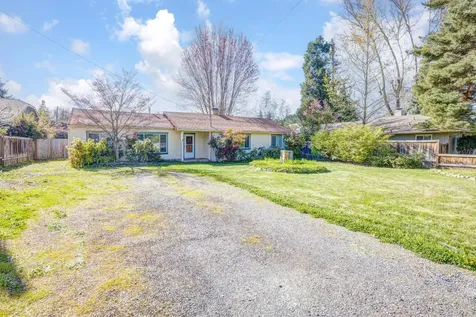 1128 SE Rogue Drive Grants Pass OR 97526