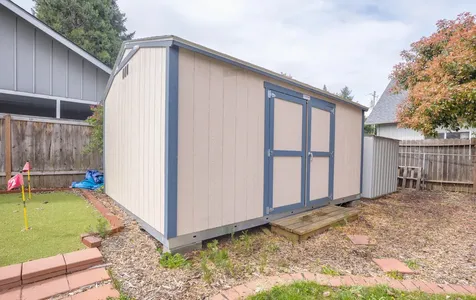 1128 SE Rogue Drive Grants Pass OR 97526