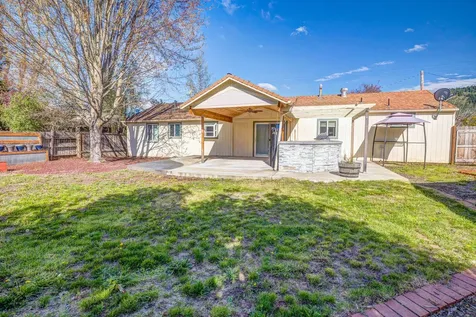 1128 SE Rogue Drive Grants Pass OR 97526