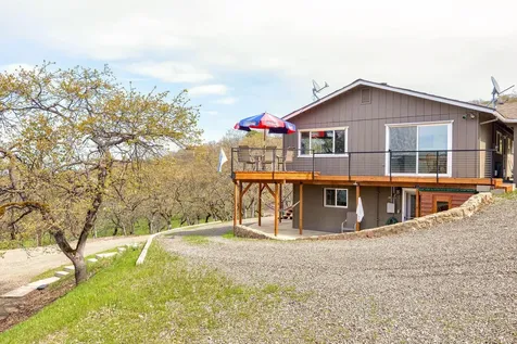 5205 Pioneer Road Medford OR 97501