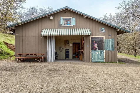 5205 Pioneer Road Medford OR 97501