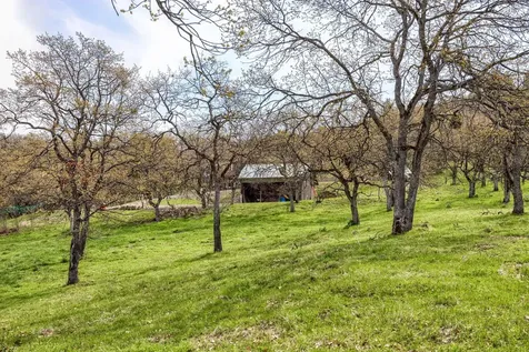 5205 Pioneer Road Medford OR 97501