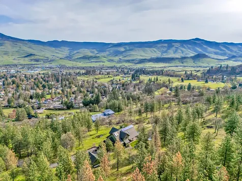 2208 Lupine Drive Ashland OR 97520