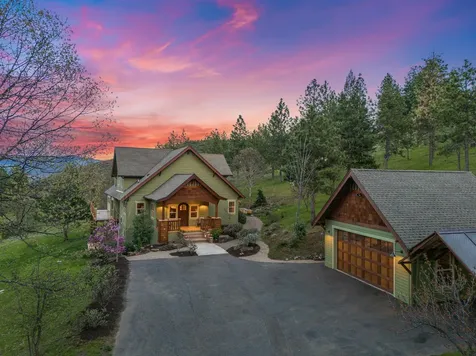 2208 Lupine Drive Ashland OR 97520