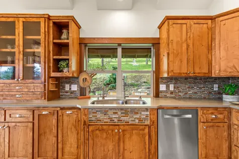 2208 Lupine Drive Ashland OR 97520