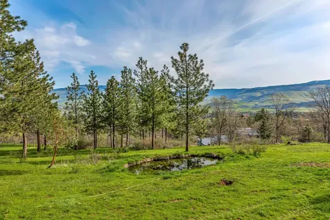 2208 Lupine Drive Ashland OR 97520