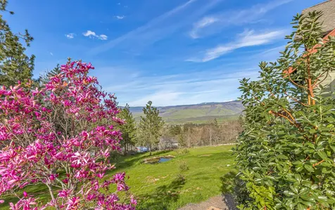 2208 Lupine Drive Ashland OR 97520