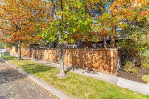 19858 Powers Road Bend OR 97702
