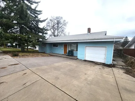 180 Dahlia Street Klamath Falls OR 97601