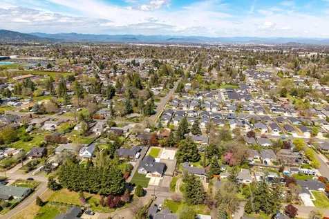 970 Shafer Lane Medford OR 97501