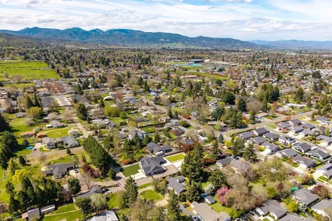 970 Shafer Lane Medford OR 97501