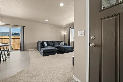 2590 NW Teak Place Redmond OR 97756