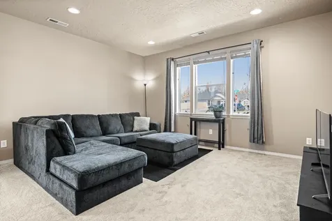 2590 NW Teak Place Redmond OR 97756