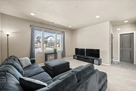 2590 NW Teak Place Redmond OR 97756