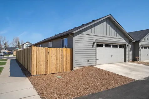 2590 NW Teak Place Redmond OR 97756
